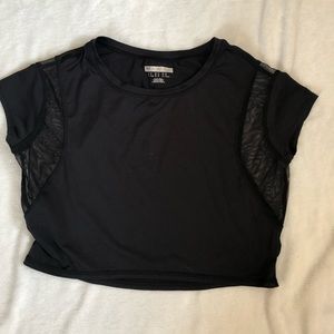 🧨 5/20 F21 Cropped Black Workout Top